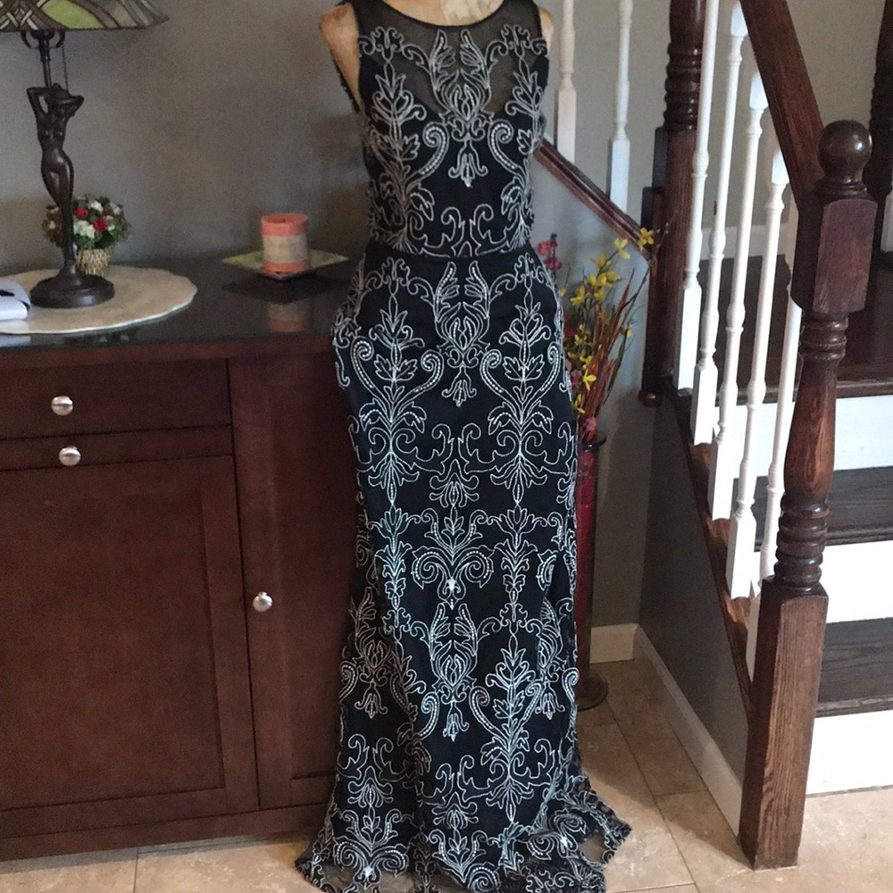 Vera wang black white embroidered gown dress new